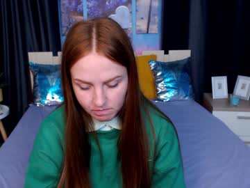 girl Sexy Cam Girls Life In A Live Sex Cam Show with evarey_
