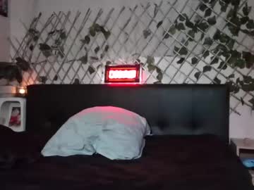 couple Sexy Cam Girls Life In A Live Sex Cam Show with playwithdillankay