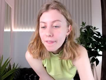 girl Sexy Cam Girls Life In A Live Sex Cam Show with leslie_that_one
