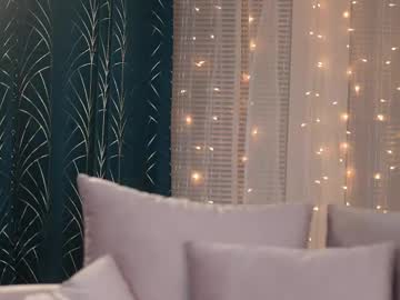 girl Sexy Cam Girls Life In A Live Sex Cam Show with ellismeow