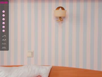 girl Sexy Cam Girls Life In A Live Sex Cam Show with blesskisss