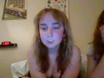 couple Sexy Cam Girls Life In A Live Sex Cam Show with carpetmunchers